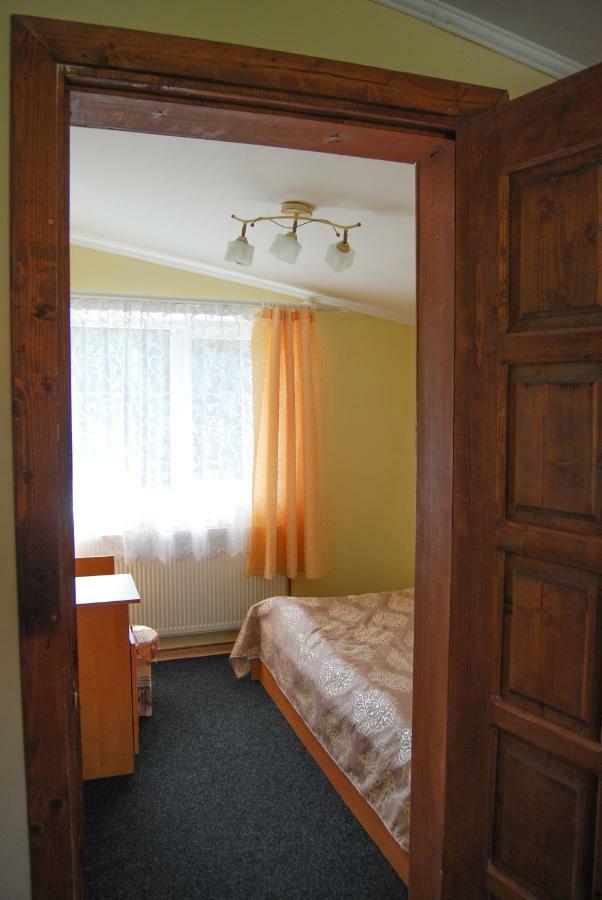 Cheres Hotel Яблуниця Екстер'єр фото